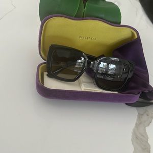 Gucci black and gray sunglasses